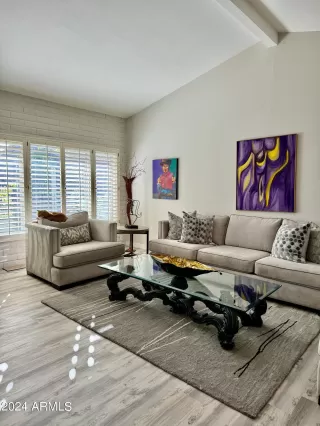 Photo #6: 6641863 Listing 