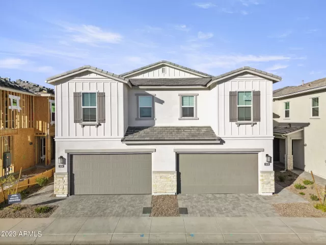 MLS: 6642000 Condo For Sale