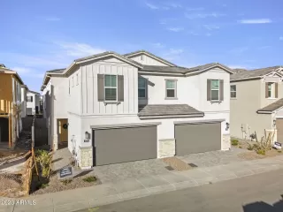 Photo #1: 6642000 Listing 