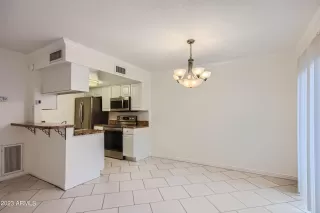 Photo #3: 6642130 Listing 