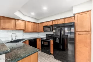 Photo #4: 6642598 Listing 