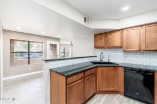 Photo #5: 6642598 Listing 