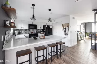 Photo #4: 6643197 Listing 