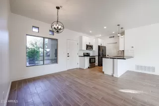 Photo #3: 6643240 Listing