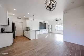 Photo #4: 6643240 Listing