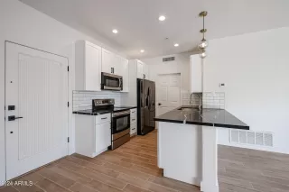 Photo #6: 6643240 Listing