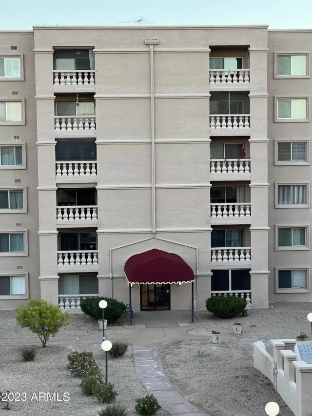 MLS: 6643280 Condo For Sale
