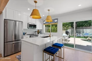 Photo #6: 6643426 Listing