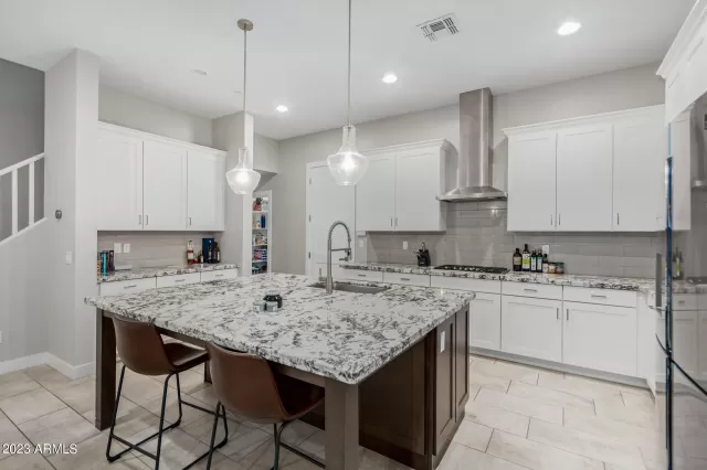 MLS: 6643463 Condo For Sale