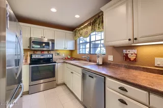 Photo #4: 6643589 Listing