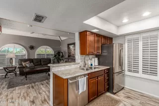 Photo #6: 6643631 Listing