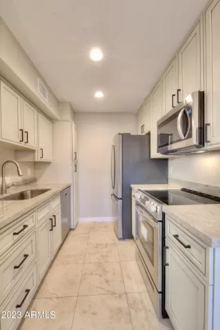 Photo #5: 6643981 Listing 