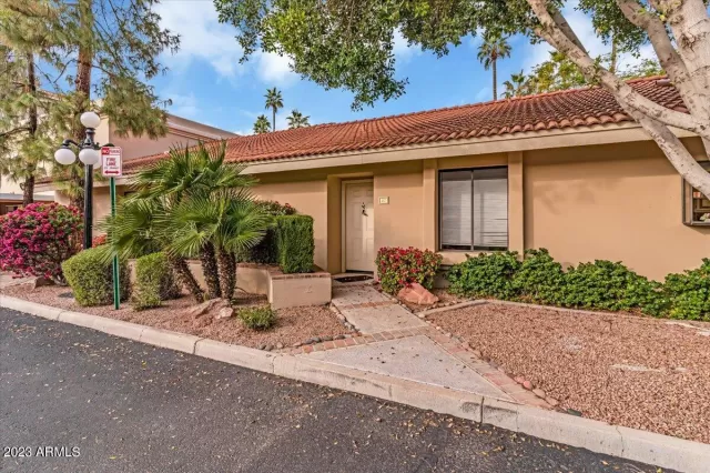 MLS: 6643993 Condo For Sale