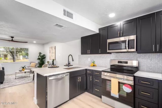 MLS: 6643994 Condo For Sale