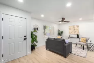 Photo #6: 6643994 Listing