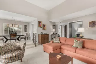 Photo #6: 6644095 Listing