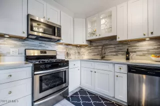 Photo #2: 6644119 Listing