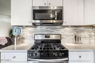 Photo #3: 6644119 Listing