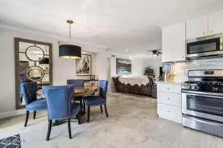 Photo #4: 6644119 Listing