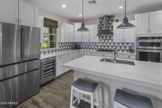 Photo #3: 6644156 Listing