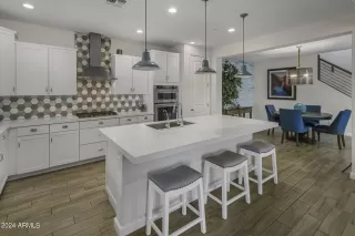 Photo #4: 6644156 Listing