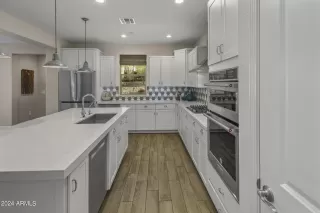 Photo #5: 6644156 Listing