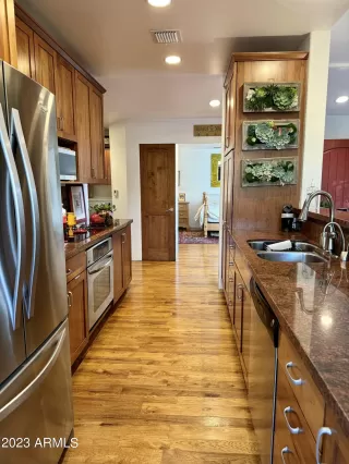 Photo #5: 6644358 Listing 