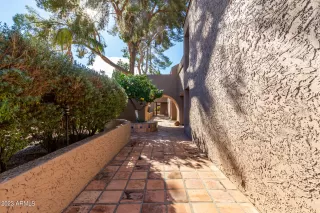 Photo #6: 6644359 Listing