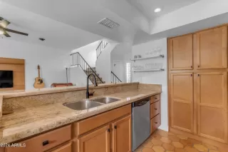 Photo #5: 6644822 Listing 