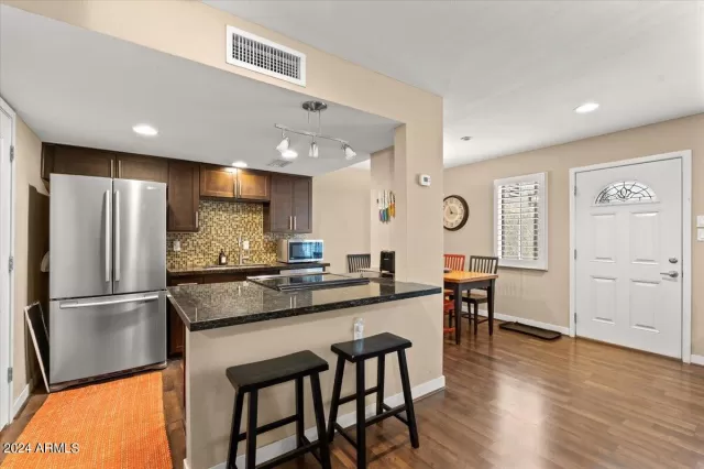 MLS: 6644935 Condo For Sale