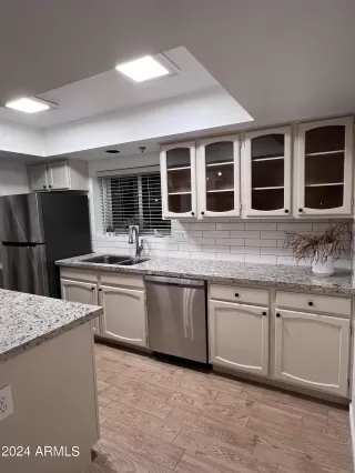 Photo #5: 6645217 Listing