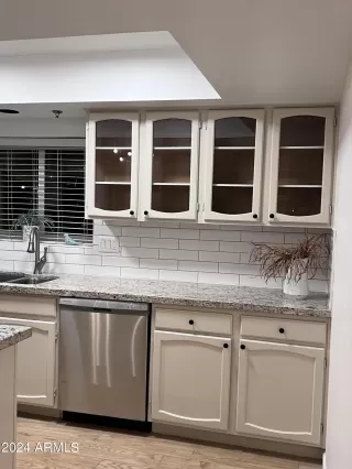 Photo #6: 6645217 Listing