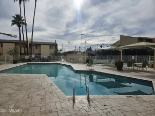 Photo #3: 6645524 Listing