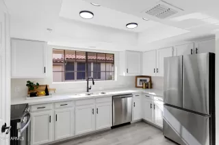 Photo #1: 6645700 Listing 