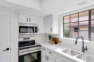 Photo #2: 6645700 Listing 