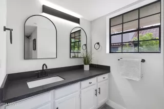 Photo #3: 6645700 Listing 