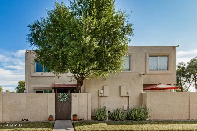 MLS: 6645782 Condo For Sale