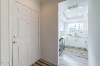 Photo #3: 6645798 Listing