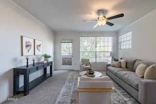 Photo #4: 6645798 Listing