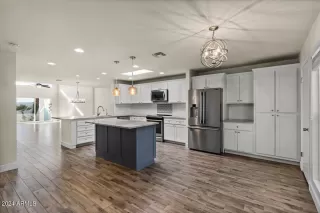 Photo #1: 6645827 Listing