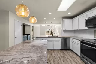 Photo #3: 6645827 Listing