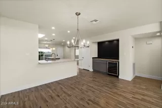 Photo #4: 6645827 Listing