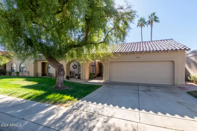 MLS: 6645946 Condo For Sale