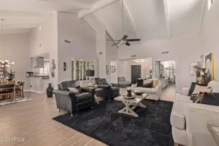 Photo #5: 6645946 Listing 