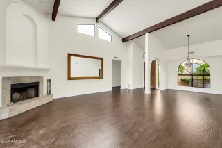 Photo #6: 6646017 Listing 