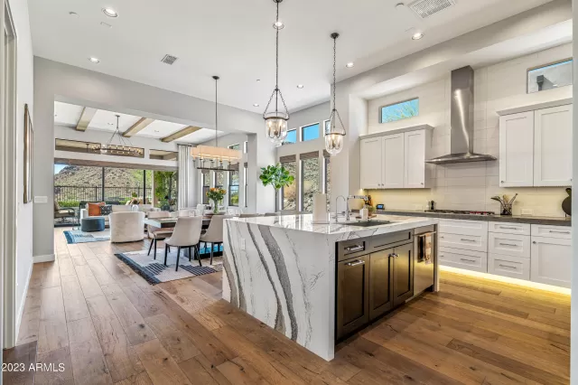 MLS: 6646027 Condo For Sale