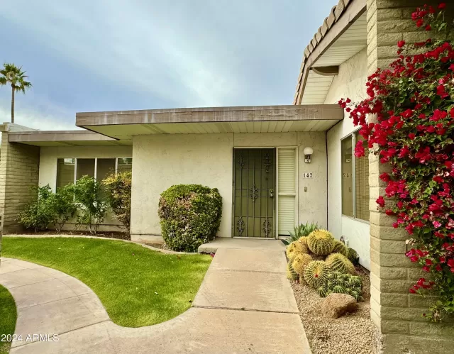 MLS: 6646068 Condo For Sale