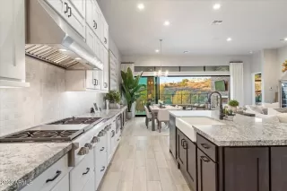 Photo #2: 6646105 Listing