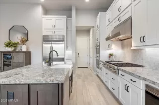 Photo #3: 6646105 Listing