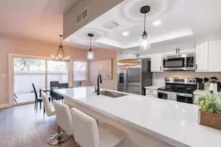 Photo #2: 6646284 Listing 